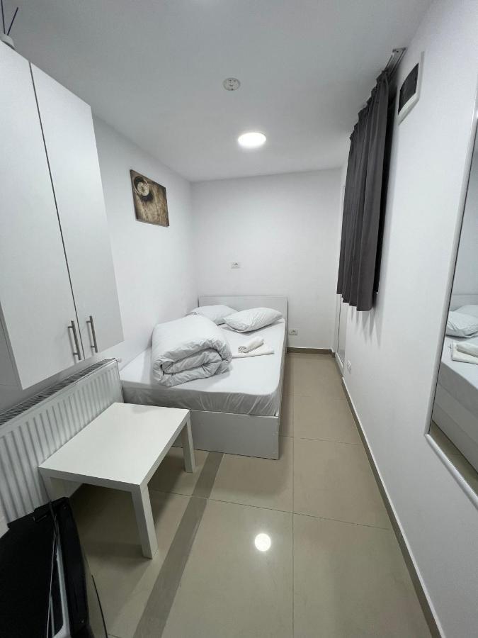 Hostel Casa Popa Nan Бухарест Экстерьер фото