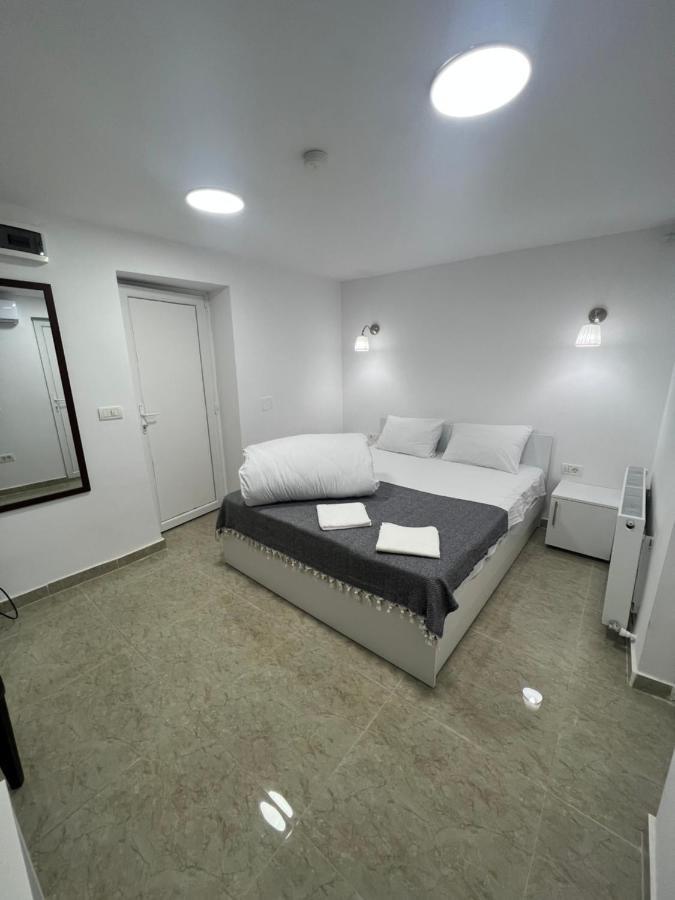 Hostel Casa Popa Nan Бухарест Экстерьер фото