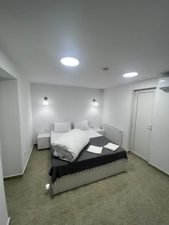 Hostel Casa Popa Nan Бухарест Экстерьер фото